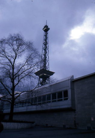 放送塔　1981年