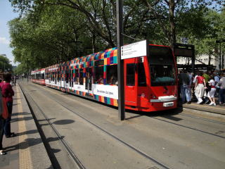 蛇のような路面電車　Strassenbahn