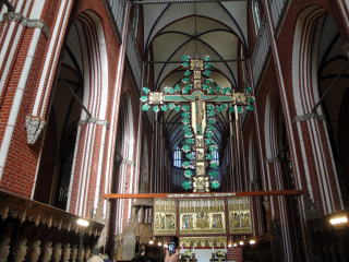ドーベラン・ミュンスター　十字架のキリスト像