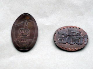 5セント硬貨を変造した記念メダル