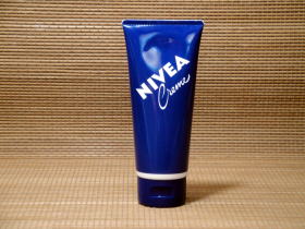 ニベア NIVEA スキン・クリーム