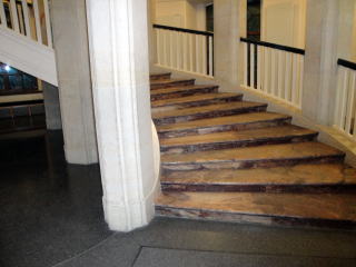 シュヴェリーン城　階段ホール