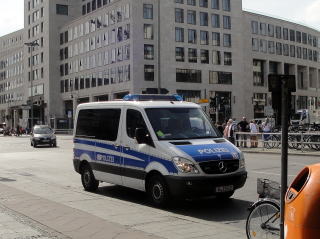 Polizeifahrzeuge 警察車両