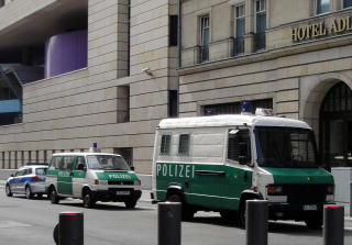 Polizeifahrzeuge 警察車両　今や珍しい緑白色